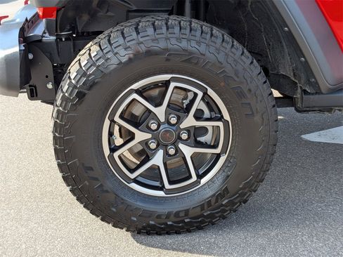 Used 2024 Jeep Gladiator Rubicon w/ Safety Group image 10