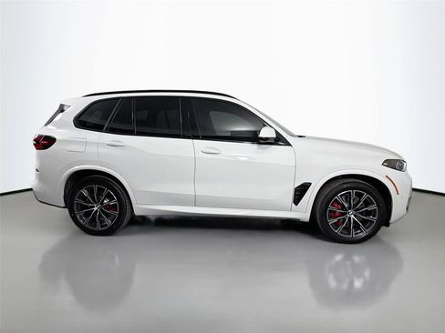 New 2026 BMW X5 xDrive40i w/ M Sport Package AWD/4WD image 8