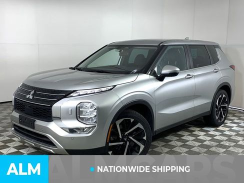 Used 2023 Mitsubishi Outlander SE Black Edition image 3