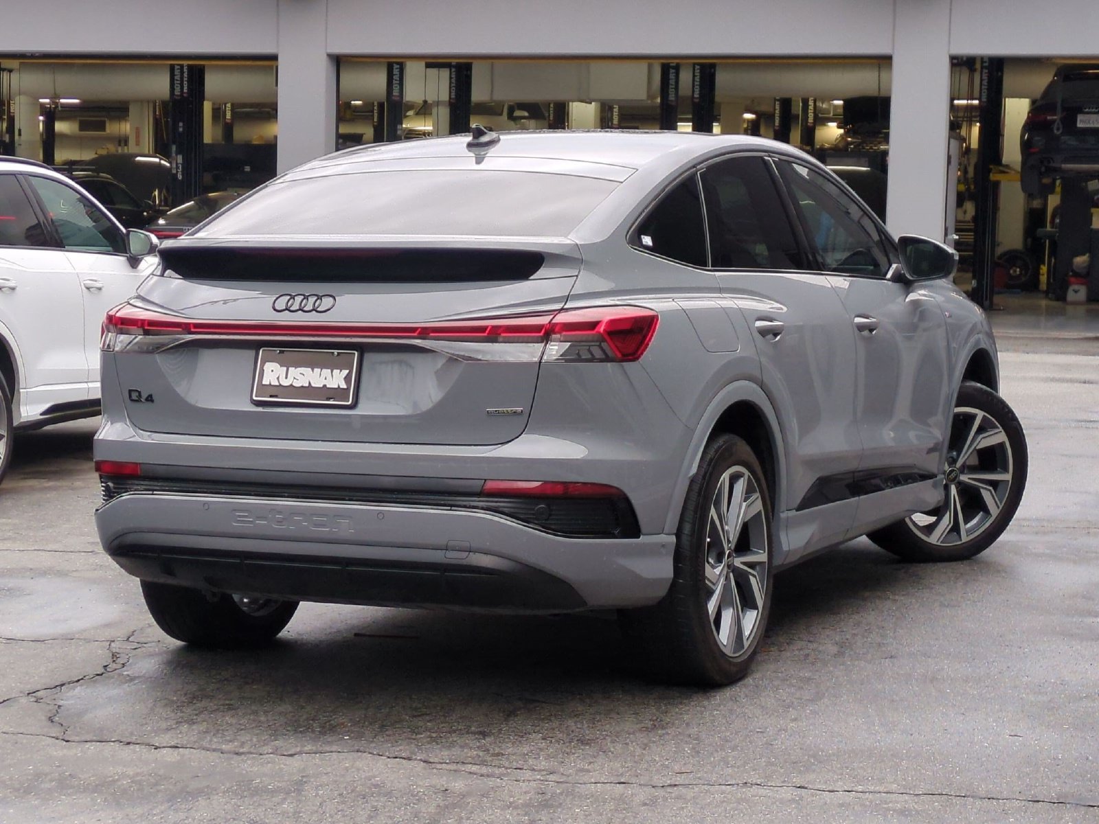 Used 2023 Audi Q4 e-tron Premium Plus w/ Premium Plus AWD/4WD image 4