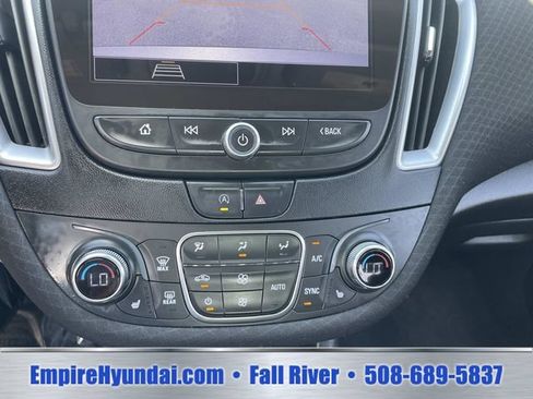 Used 2024 Chevrolet Malibu LT FWD image 25