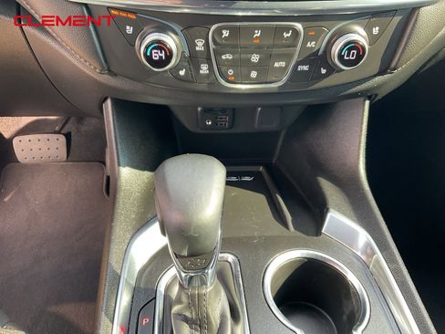 Used 2023 Chevrolet Traverse High Country image 12