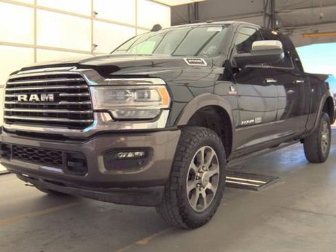 Used 2022 RAM 2500 Limited AWD/4WD image 2