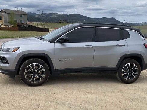 Used 2023 Jeep Compass Limited AWD/4WD image 5