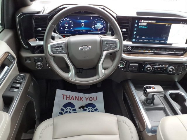Used 2023 Chevrolet Silverado 1500 RST AWD/4WD image 4