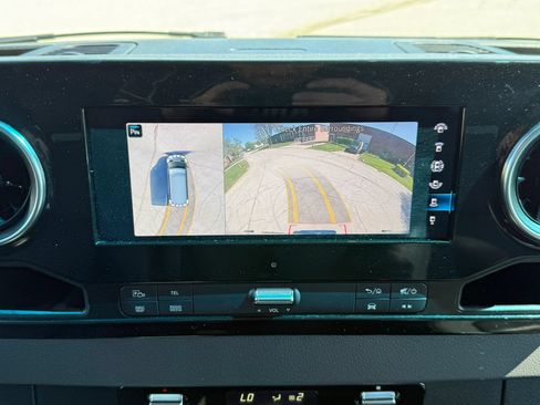 Used 2022 Mercedes-Benz Sprinter 2500 image 25