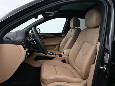 Used 2026 Porsche Macan AWD/4WD image 5
