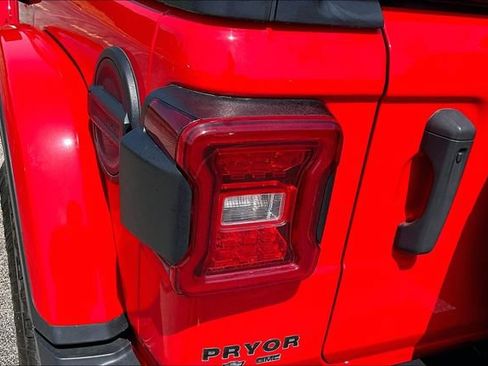 Used 2021 Jeep Wrangler Unlimited Rubicon w/ Dual Top Group AWD/4WD image 23