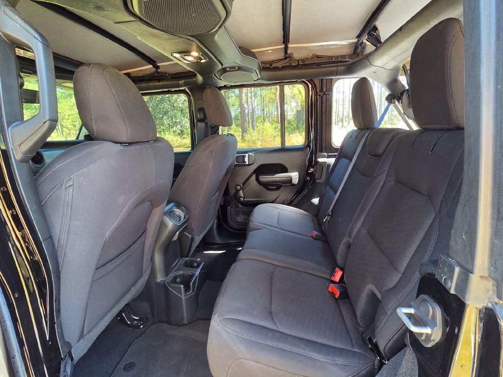 Used 2023 Jeep Wrangler Unlimited Sport AWD/4WD image 16