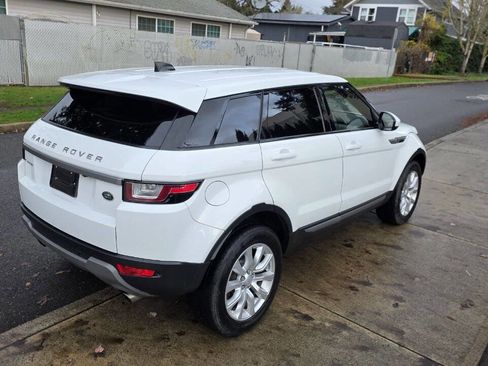 Used 2018 Land Rover Range Rover Evoque SE Premium image 5