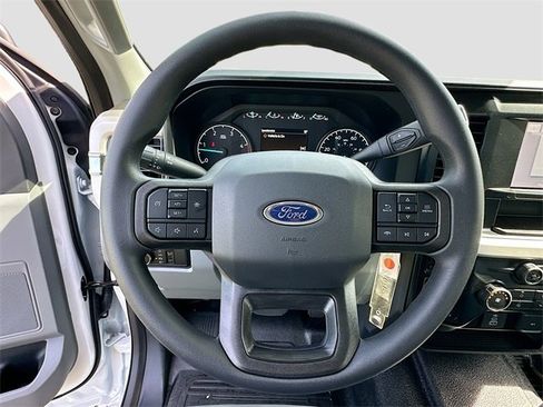 New 2025 Ford F550 4x4 Crew Cab image 7