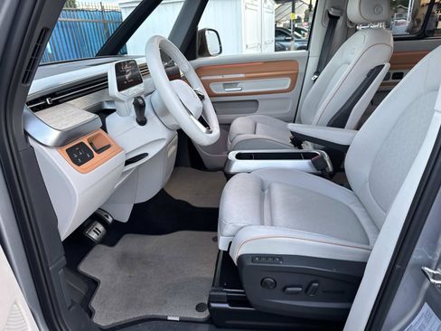 Certified 2025 Volkswagen ID. Buzz 1st Edition image 12