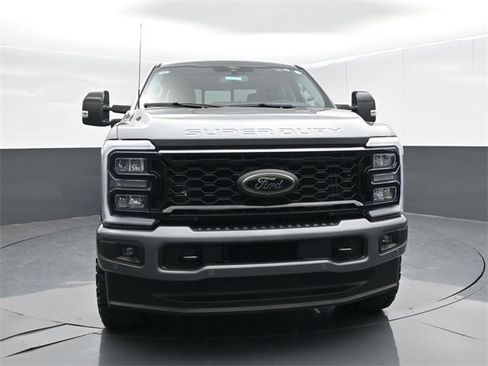 Used 2025 Ford F350 Lariat w/ Lariat Ultimate Package image 3