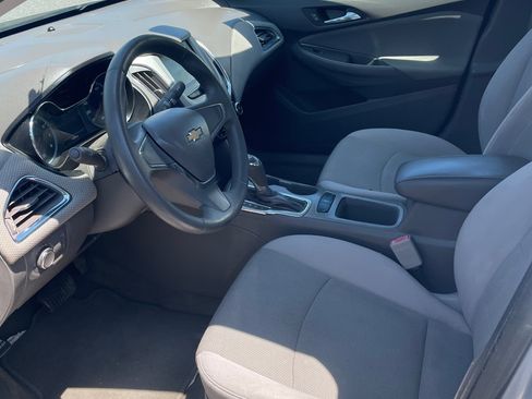 Used 2018 Chevrolet Cruze LS image 5