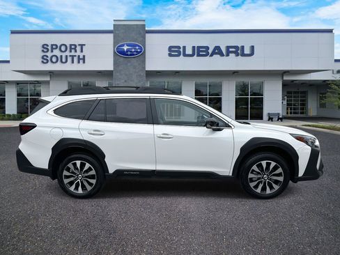 Used 2023 Subaru Outback Limited image 2