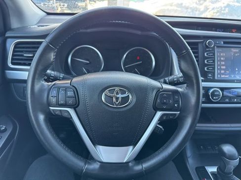 Used 2019 Toyota Highlander Limited image 10