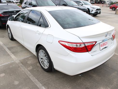 Used 2015 Toyota Camry XLE FWD image 6