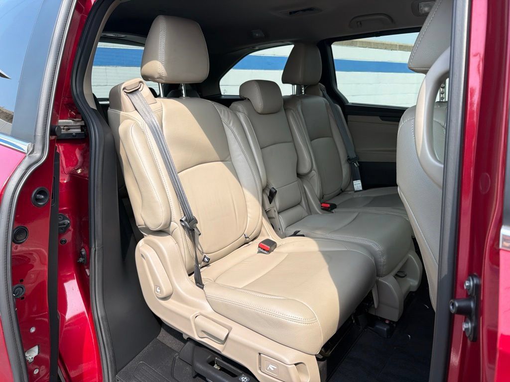 Certified 2024 Honda Odyssey EX image 22