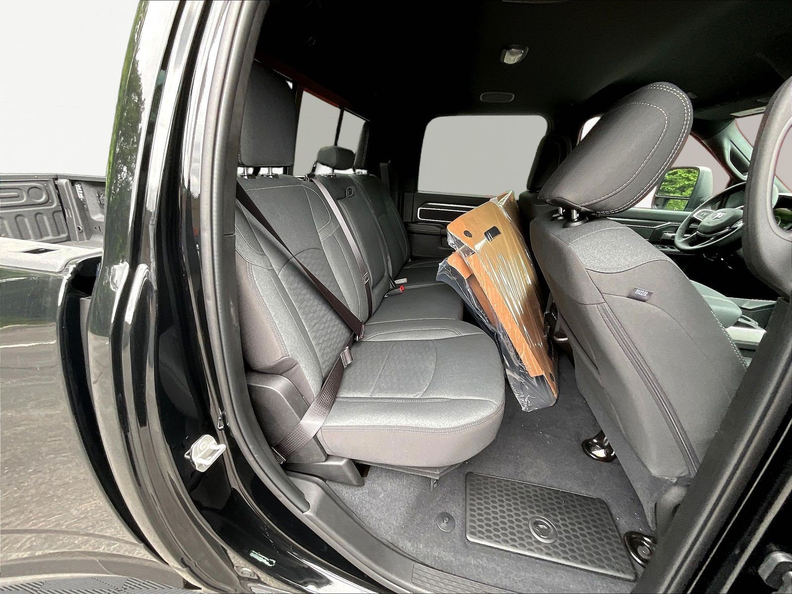 New 2026 RAM 3500 Big Horn AWD/4WD image 19