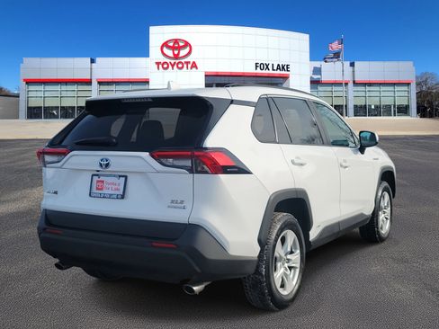 Used 2021 Toyota RAV4 XLE image 4