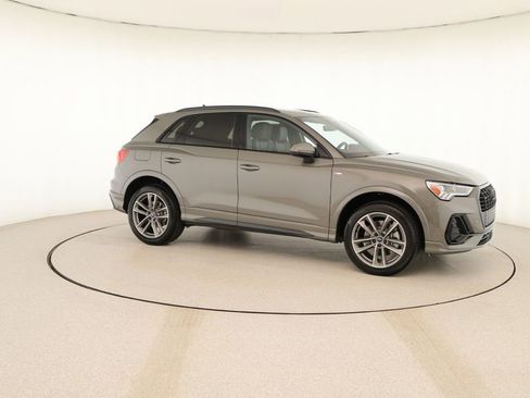 New 2025 Audi Q3 2.0T Premium image 9