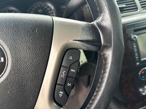 Used 2013 GMC Yukon XL Denali image 22