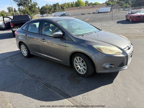 Used 2012 Ford Focus SE FWD image 1