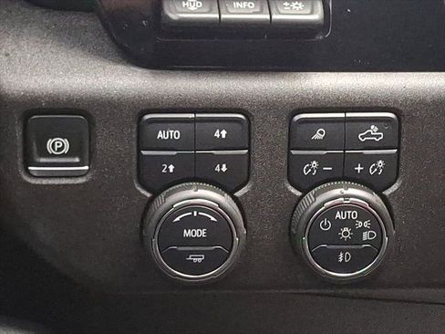 Used 2025 Chevrolet Silverado 2500 LTZ w/ LTZ Convenience Package AWD/4WD image 26