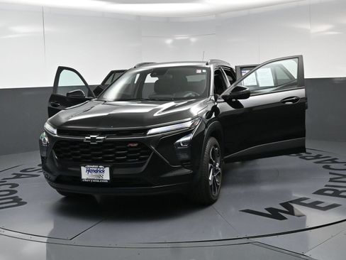 Used 2024 Chevrolet Trax RS w/ Driver Confidence Package FWD image 23