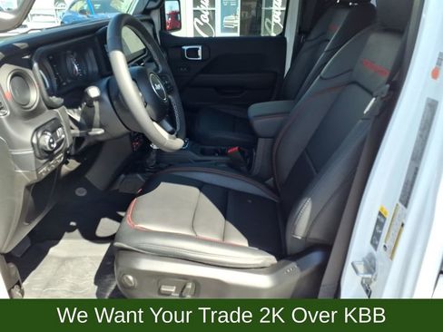 Used 2025 Jeep Gladiator Rubicon w/ Convenience Group image 9