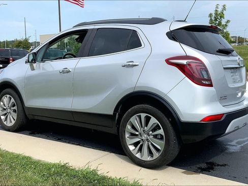 Used 2019 Buick Encore Preferred AWD/4WD image 2