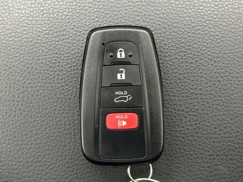 Used 2021 Toyota RAV4 XLE w/ Convenience Package AWD/4WD image 22