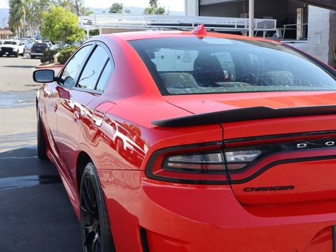 Used 2022 Dodge Charger Scat Pack w/ Navigation & Travel Group RWD image 16