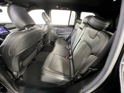 Used 2023 Jeep Grand Cherokee Altitude image 23