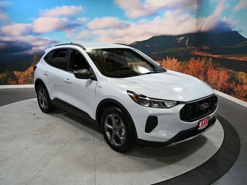 Used 2025 Ford Escape ST-Line image 1