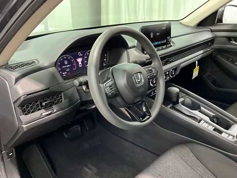 Certified 2025 Honda Accord LX image 19