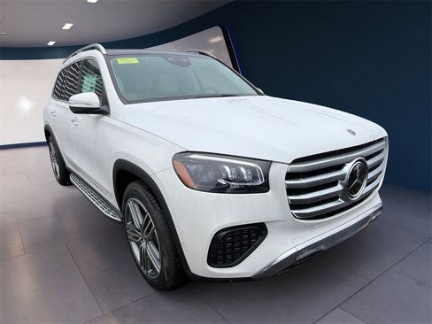 New 2025 Mercedes-Benz GLS 450 4MATIC image 4