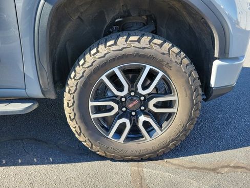 Used 2024 GMC Sierra 1500 AT4 w/ Technology Package image 8