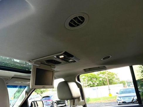 Used 2016 Chevrolet Suburban LTZ RWD image 20