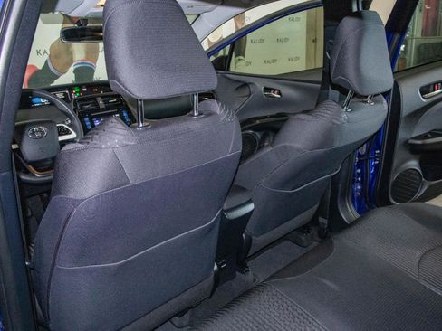 Used 2016 Toyota Prius Two image 9