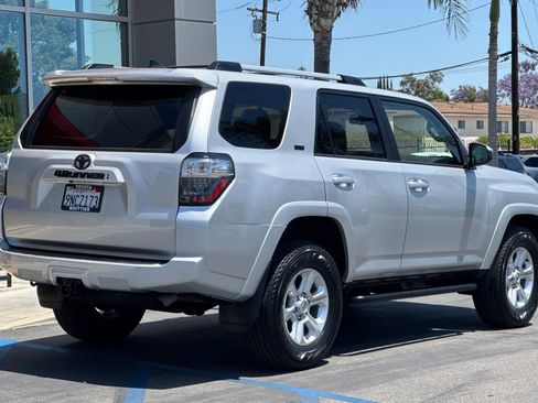 Used 2024 Toyota 4Runner SR5 AWD/4WD image 5