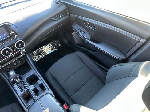 Used 2025 Nissan Sentra S image 17