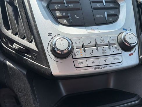 Used 2017 Chevrolet Equinox Premier w/ Enhanced Convenience Package FWD image 27
