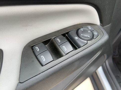 Certified 2023 Chevrolet Equinox LS w/ Driver Confidence II Package image 22