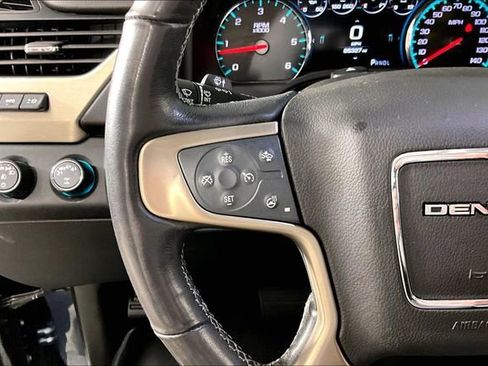 Used 2020 GMC Yukon Denali w/ Denali Premium Package AWD/4WD image 10
