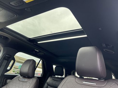 Used 2025 Ford Explorer Platinum w/ LUX Leather Package image 28