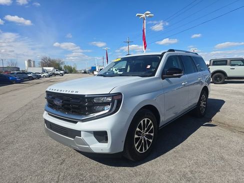 Used 2025 Ford Expedition Platinum AWD/4WD image 9