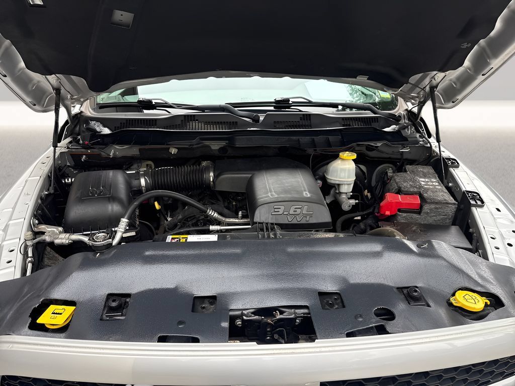Used 2018 RAM 1500 Express w/ Express Value Package AWD/4WD image 14
