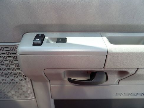 Used 2024 Ford E-450 and Econoline 450 Super Duty w/ Power Windows & Locks Group RWD image 25
