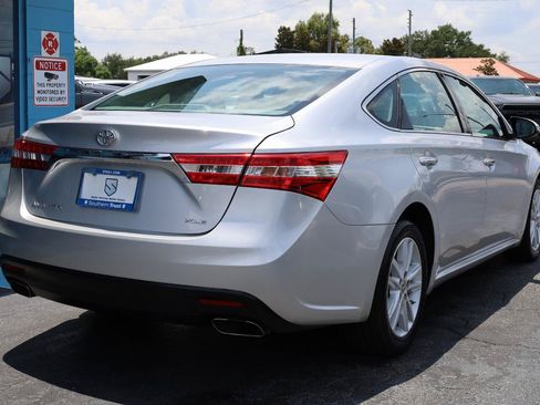 Used 2013 Toyota Avalon XLE FWD image 4